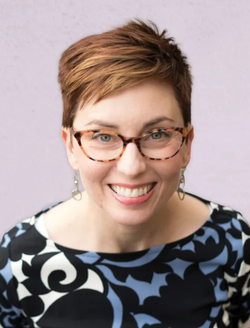 Dana Holt headshot